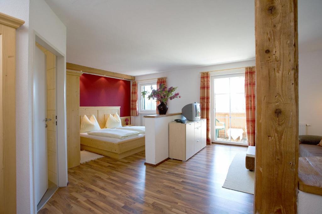 Hotel Gasthof Neumayr Obertrum am See Exterior photo